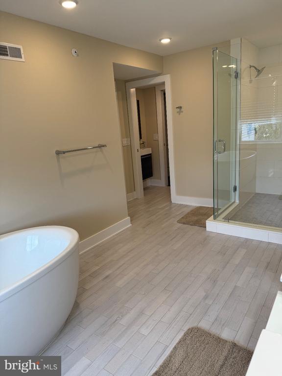 Building Photo - 1651 E Eyre St