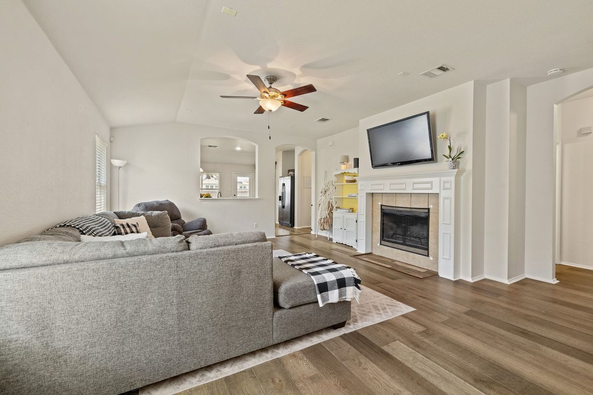 Building Photo - 718 Sugar Brook Dr