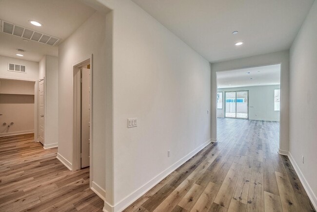 Building Photo - 34166 Willow Stone St