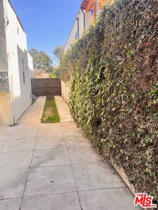 Building Photo - 841 N Kilkea Dr