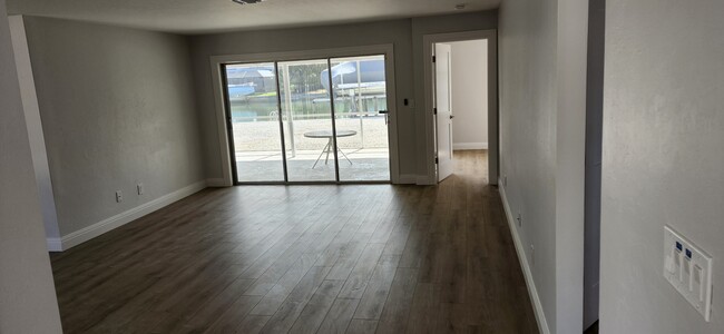 Building Photo - 1666 Sabal Palm Dr