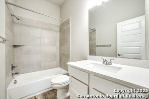 Building Photo - 2131 Thayer Cv