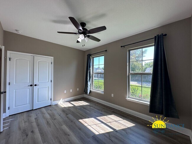 Building Photo - 438 Bay Oaks Dr