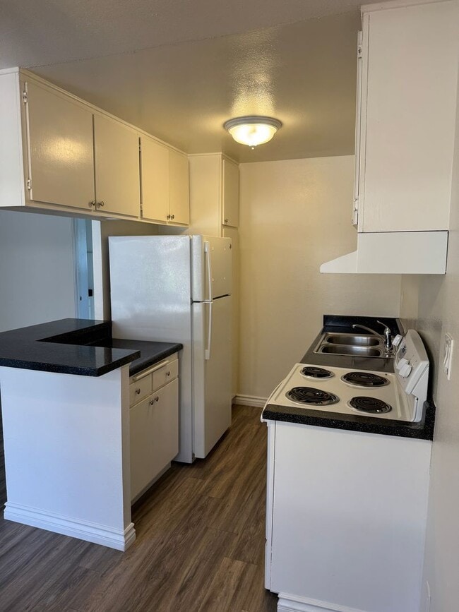 Building Photo - 7414 Mesa College Dr