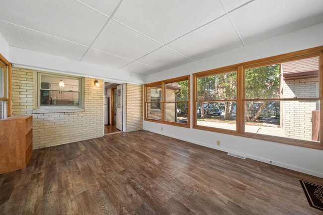 Building Photo - 11 S Church St