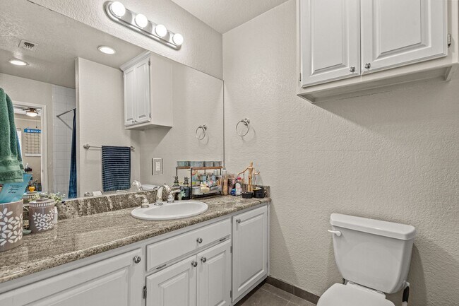 Building Photo - TCU-3518 Westcliff Rd