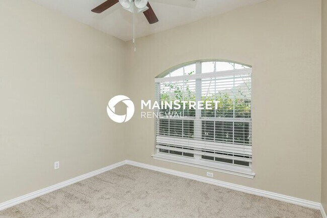 Building Photo - 3 Bedroom Pet-Friendly Home in Crowley, TX with Main Street Renewal