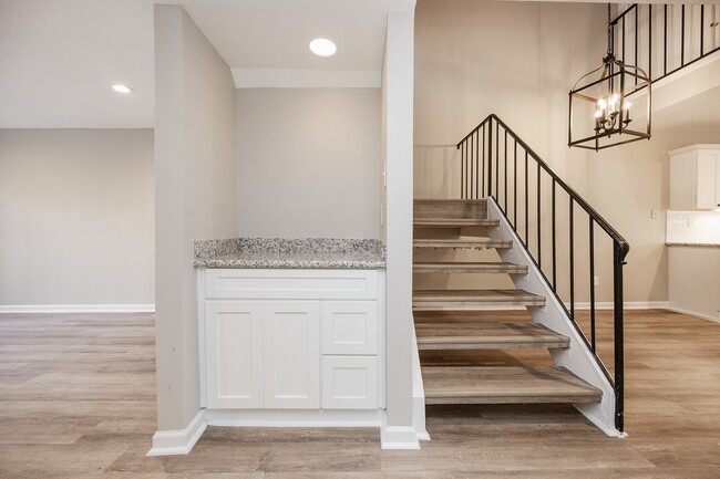 Building Photo - 5005 Georgi Ln