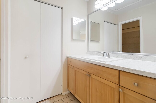 Building Photo - 1480 Sheafe Ave NE