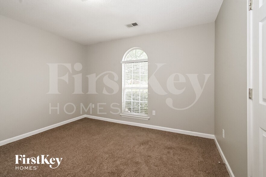 Building Photo - 9181 Triple Crown Loop E