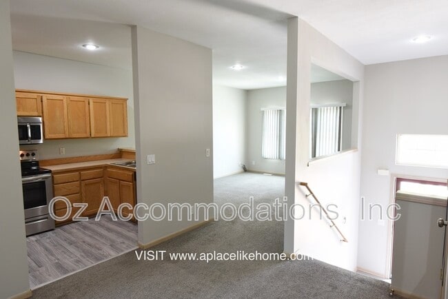 Building Photo - 635 S Woodson Ln