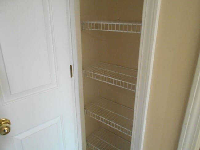 Building Photo - 3 bedroom, 3 bath townhome in Kiskadee Parke