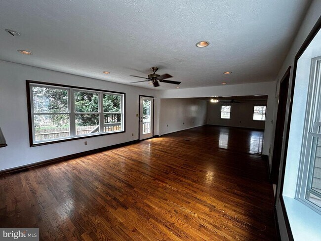 Building Photo - 123 Meadowbrooke Pl