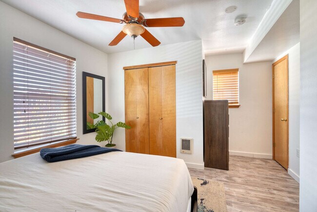 Building Photo - 5040 NE 18th Ave