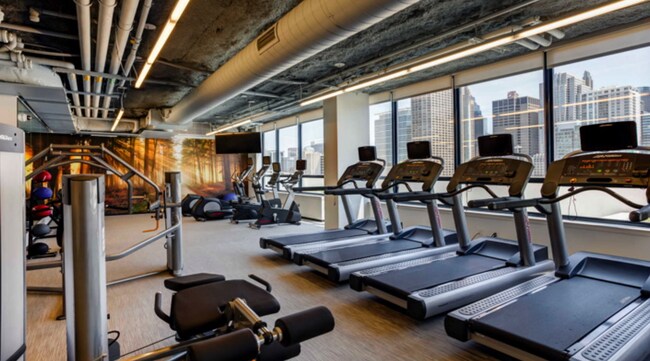 Building Photo - 779 W Adams St