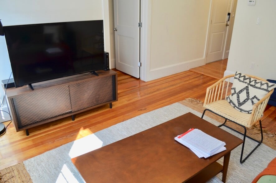 Building Photo - 30 E Springfield St