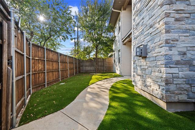 Building Photo - 3823 Greenville Ave