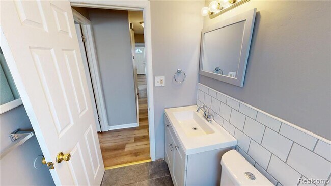 Building Photo - 1177 Connie Ave