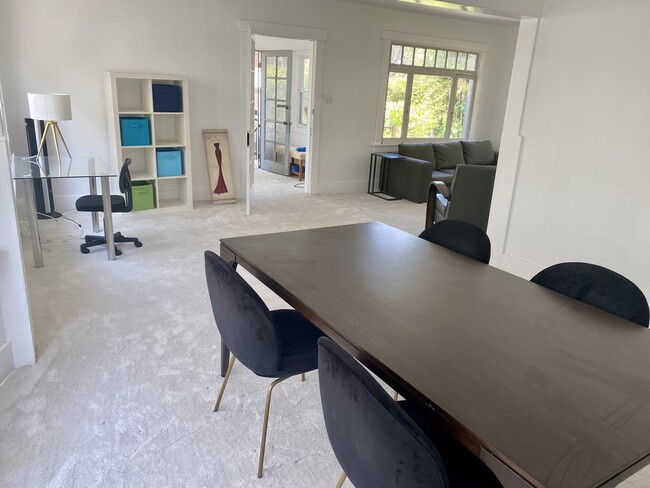 Building Photo - 2102 6th St