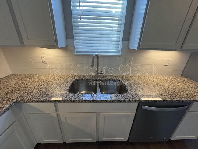 Building Photo - 2406 S Troy Ct