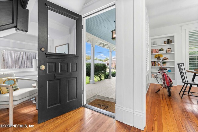 Building Photo - 4236 Melrose Ave