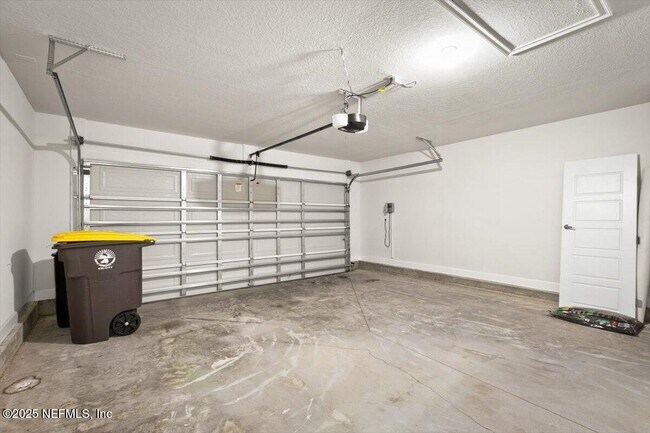 Building Photo - 7271 Gateway Ct