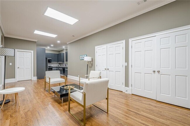 Building Photo - 700 S Brighton Ct