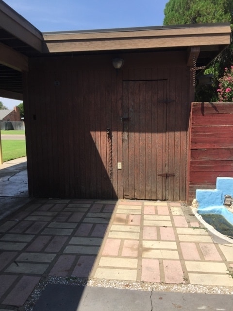 Building Photo - 3 bedrooms 2 bathrooms 1 car carport