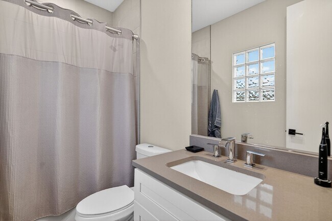 Building Photo - 297 Estates Cir