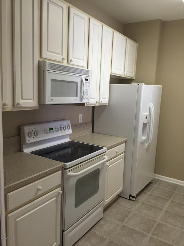 Building Photo - 7801 Point Meadows Dr