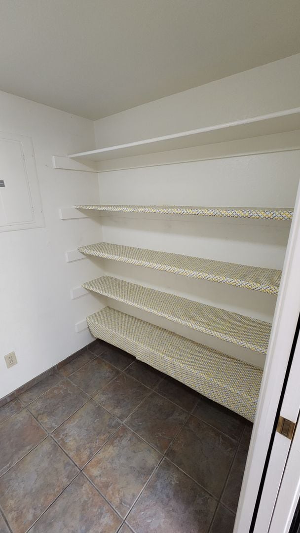 Building Photo - 2 Bedroom Condo Unit in the Amber Hills Co...