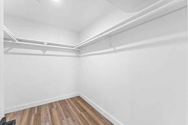 Building Photo - 17331 Red Oak Dr