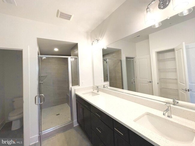 Building Photo - 4945 Purdy Aly