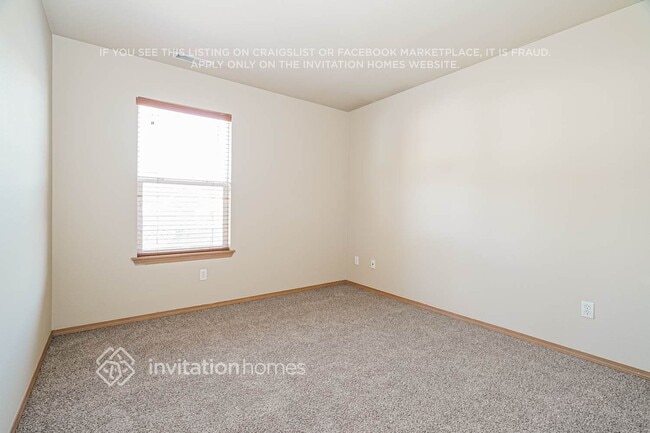 Building Photo - 14902 94th Ave Ct E