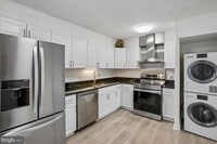 Building Photo - 3800 Powell Ln