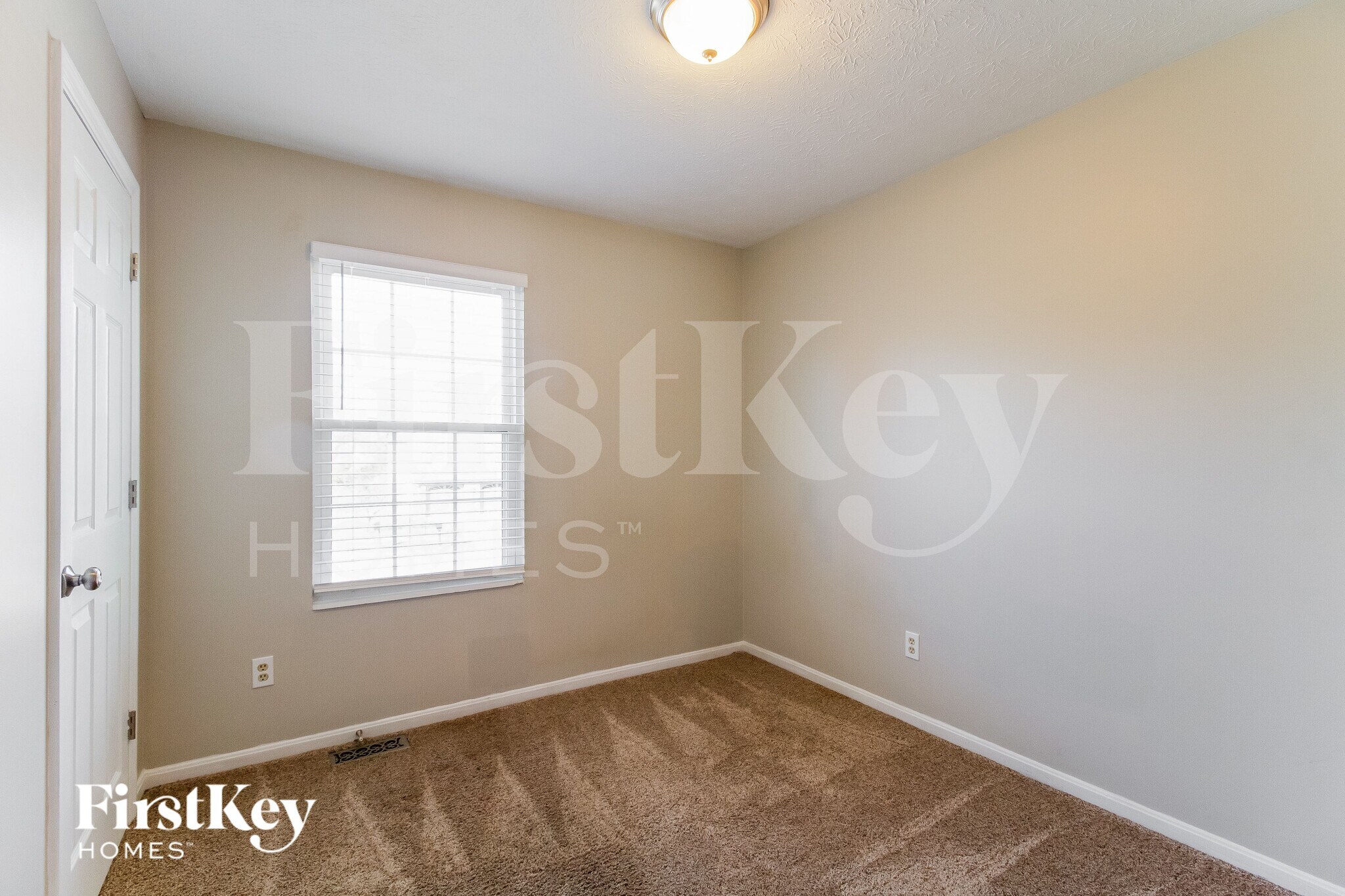 Building Photo - 2214 Harmony Ct