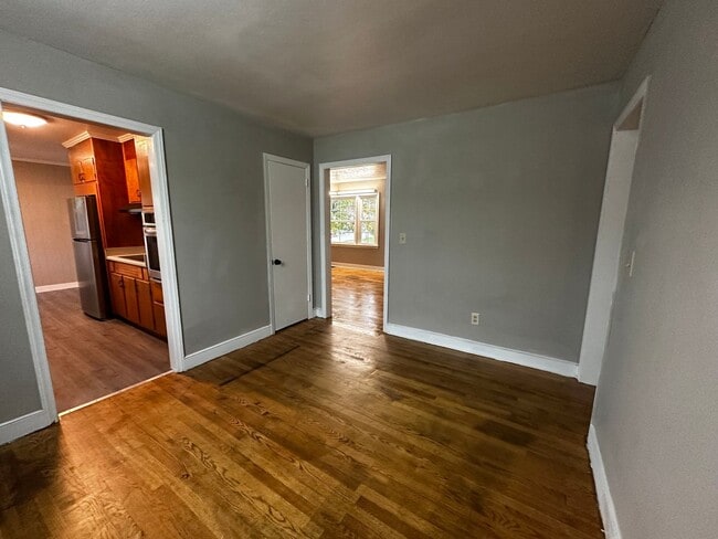 Building Photo - Updated Home with Parking in Radford