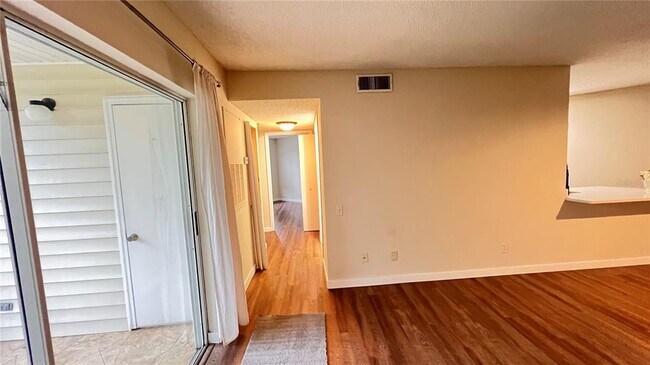 Building Photo - 3900 Southpointe Dr