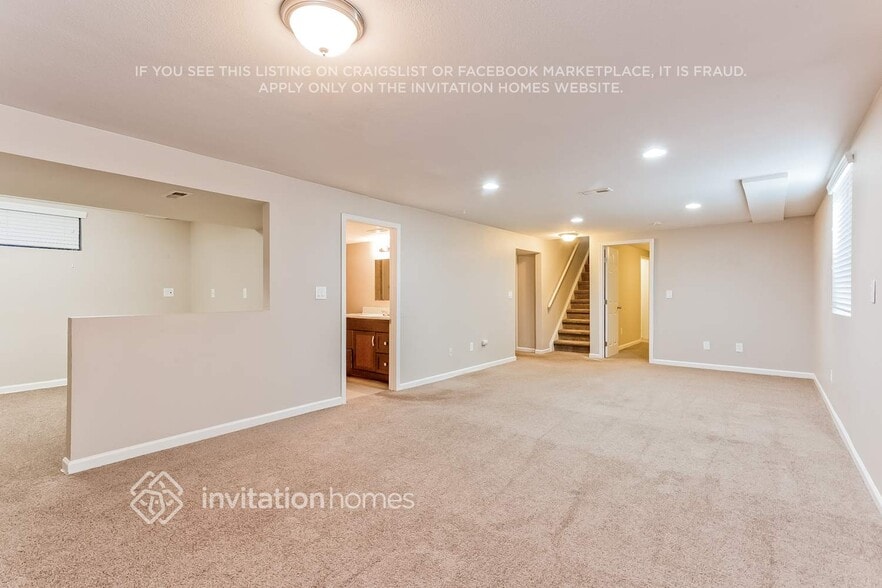 Building Photo - 12043 E Arizona Dr