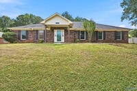 Building Photo - 135 Castleton Dr