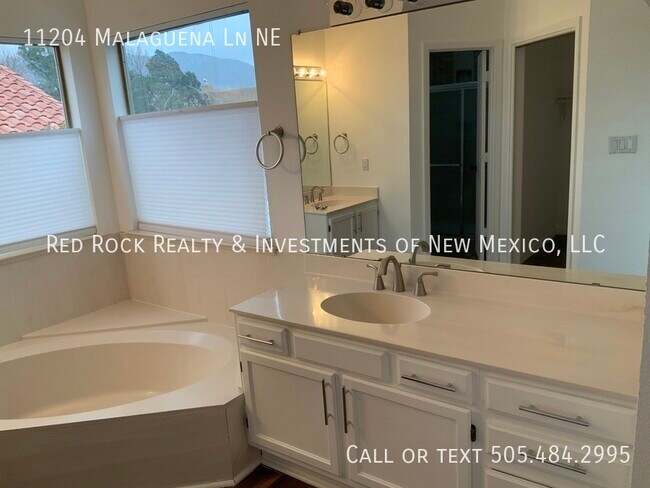 Building Photo - 11204 Malaguena Ln NE