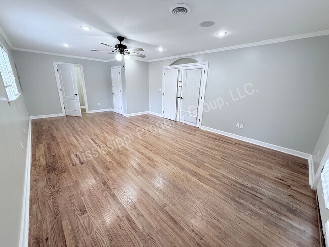 Building Photo - 3BR/3BA For Rent