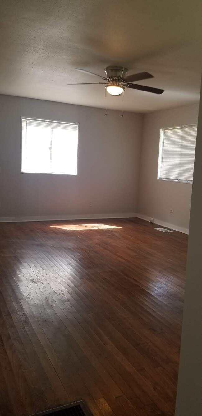 Building Photo - 124 Pecan Street