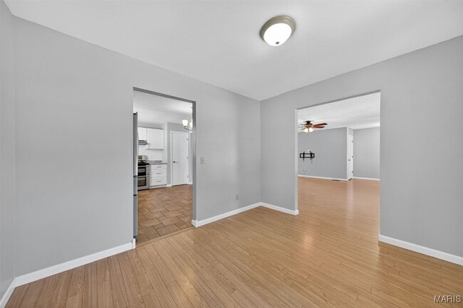 Building Photo - 3909 Golden Hills Dr