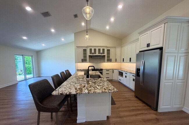 Building Photo - 9505 Majestic Way