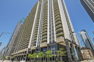 Building Photo - 400 E Randolph St