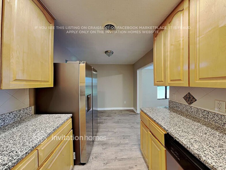 Building Photo - 5206 Tangerine Ave