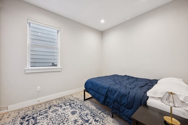 Building Photo - Renovated 2bed-2bath Near H-Street with Private Deck & EV Parking!