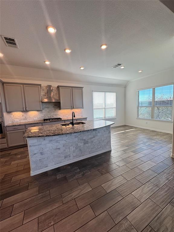 Building Photo - 4700 Topacio Dr