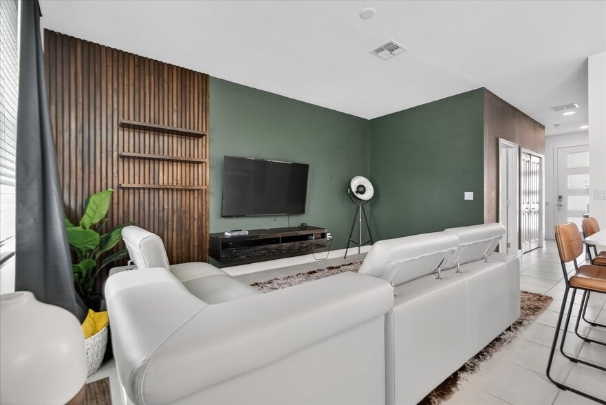 Building Photo - 1363 Captiva Cv